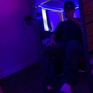 Meet your Posher, Adrian